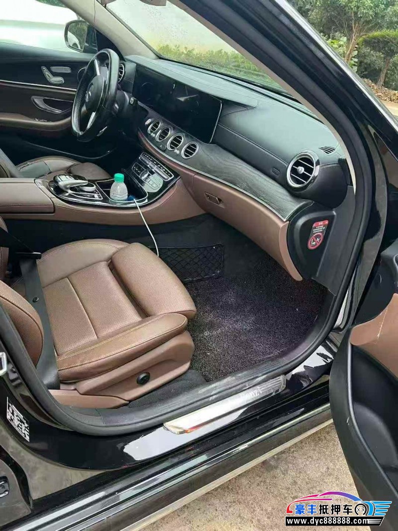 16年奔驰E轿车抵押车出售