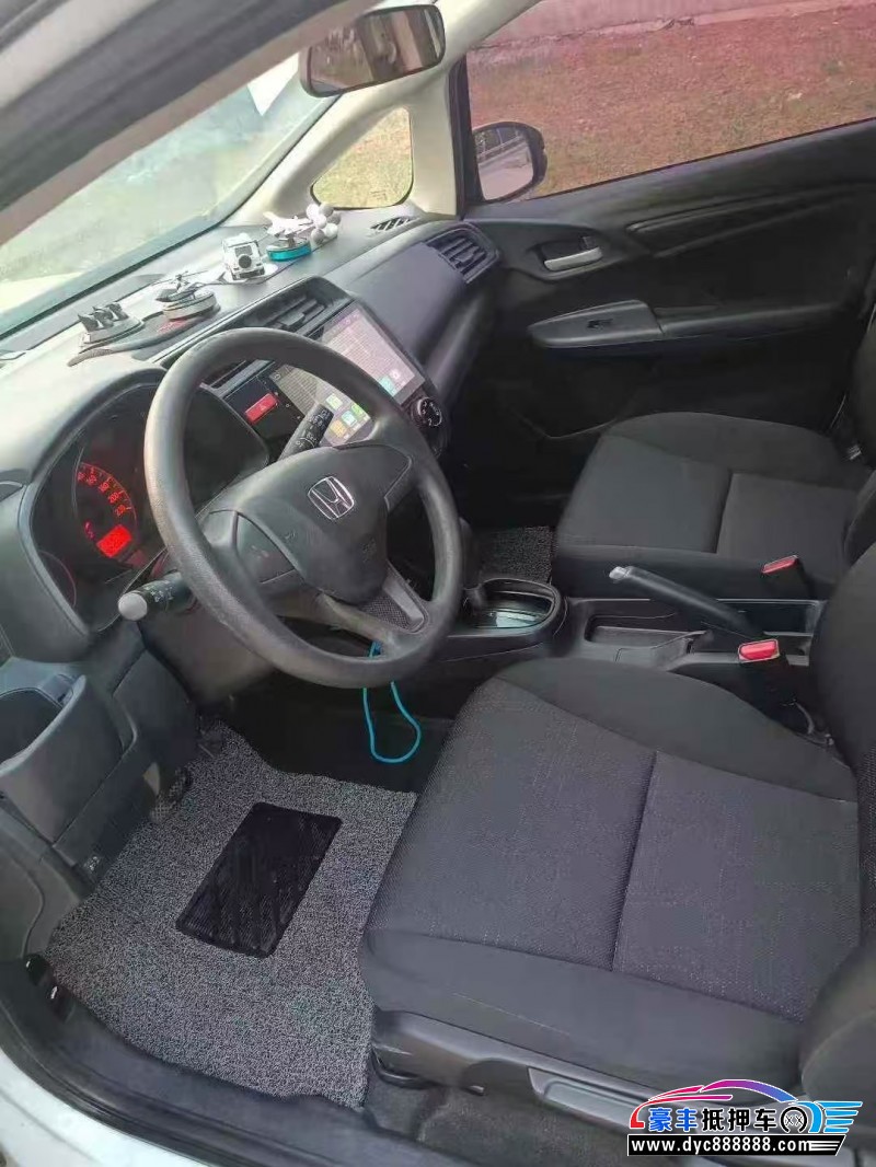 16年本田飞度轿车抵押车出售