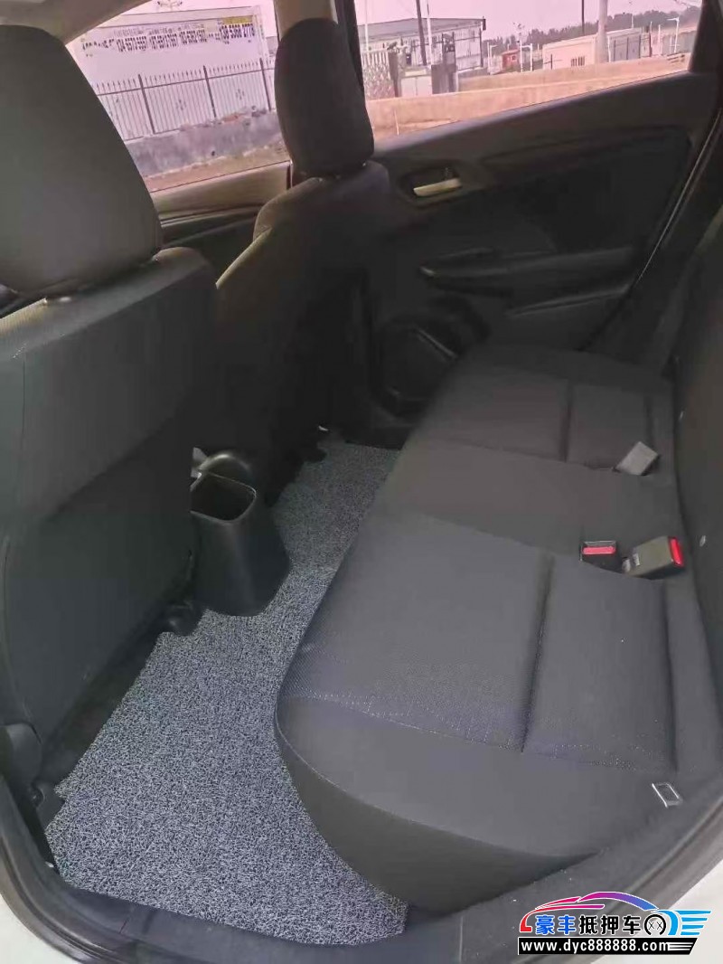 16年本田飞度轿车抵押车出售