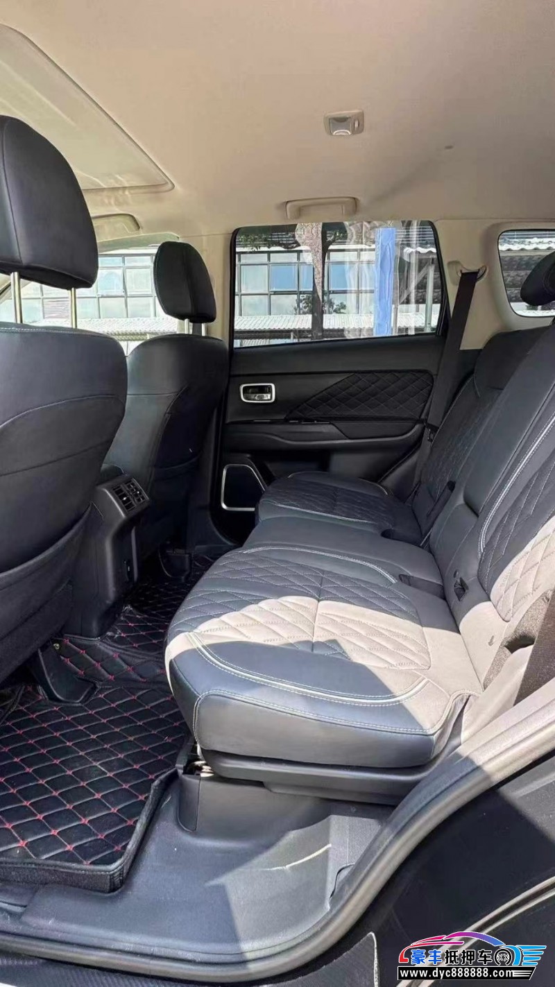 21年三菱欧蓝德轿车抵押车出售