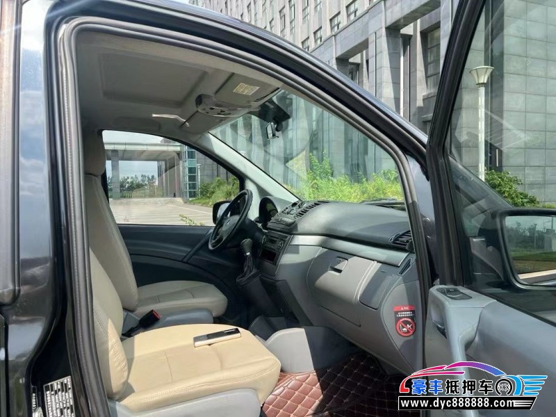 15年奔驰威霆轿车抵押车出售