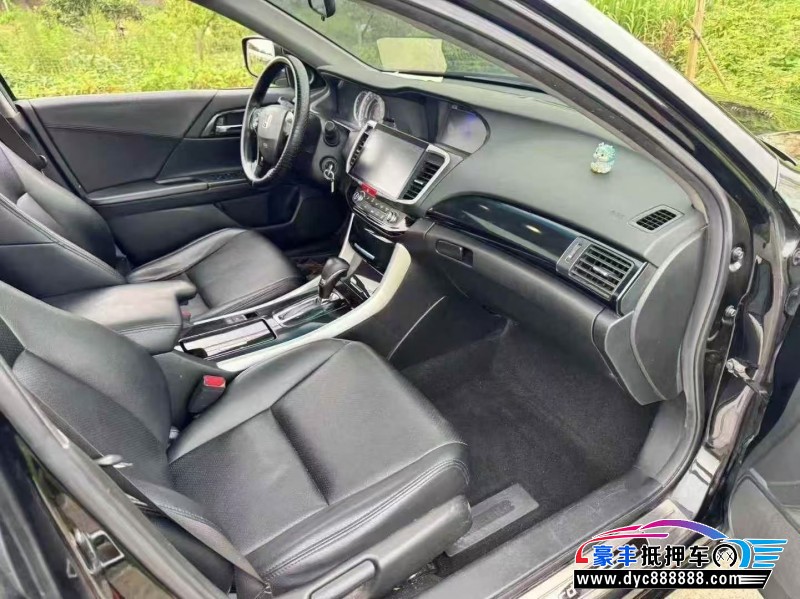 17年本田雅阁轿车抵押车出售