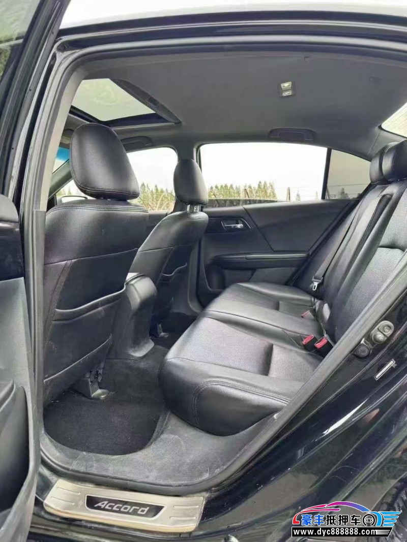 17年本田雅阁轿车抵押车出售