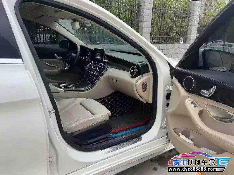16年奔驰C轿车抵押车出售