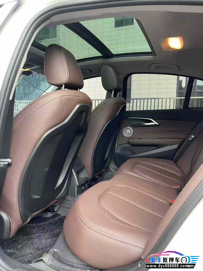 24年宝马1系轿车抵押车出售