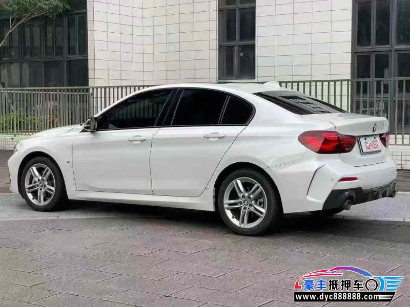 24年宝马1系轿车抵押车出售