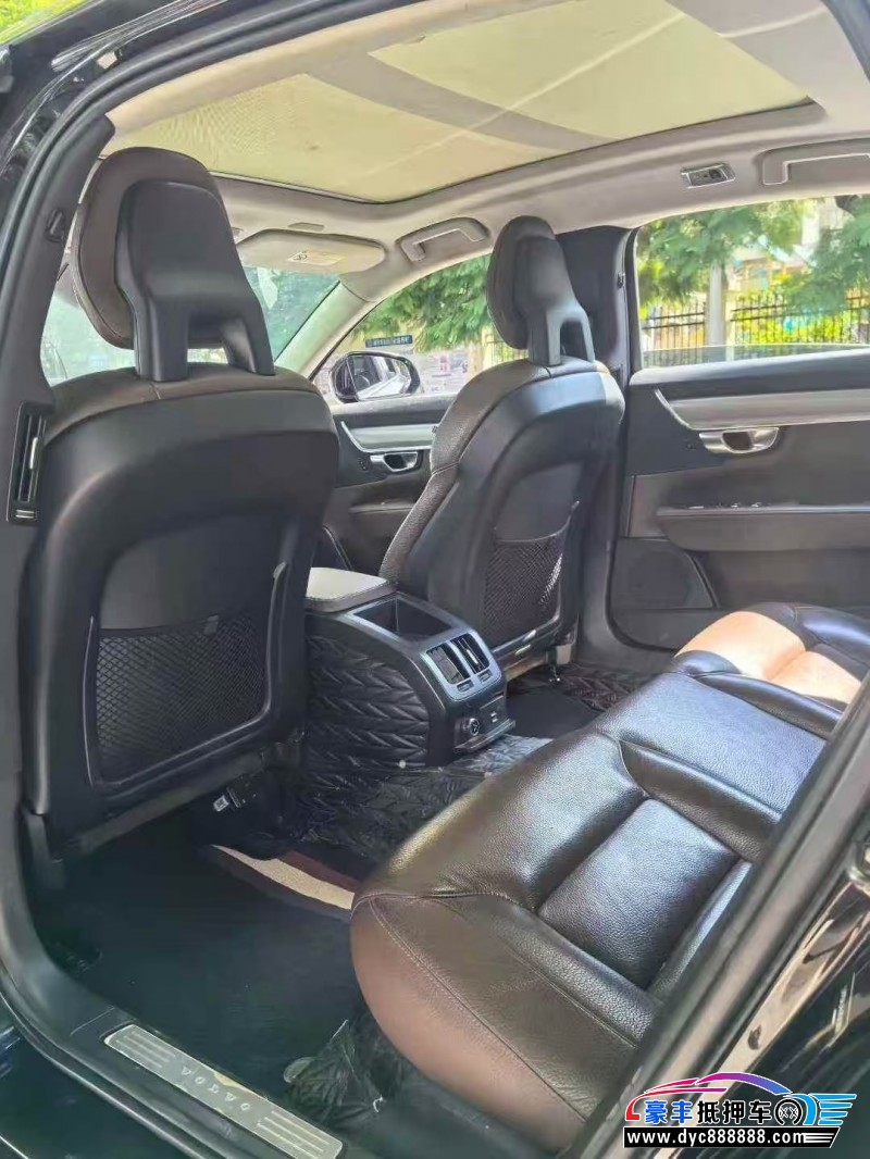 18年沃尔沃S90轿车抵押车出售