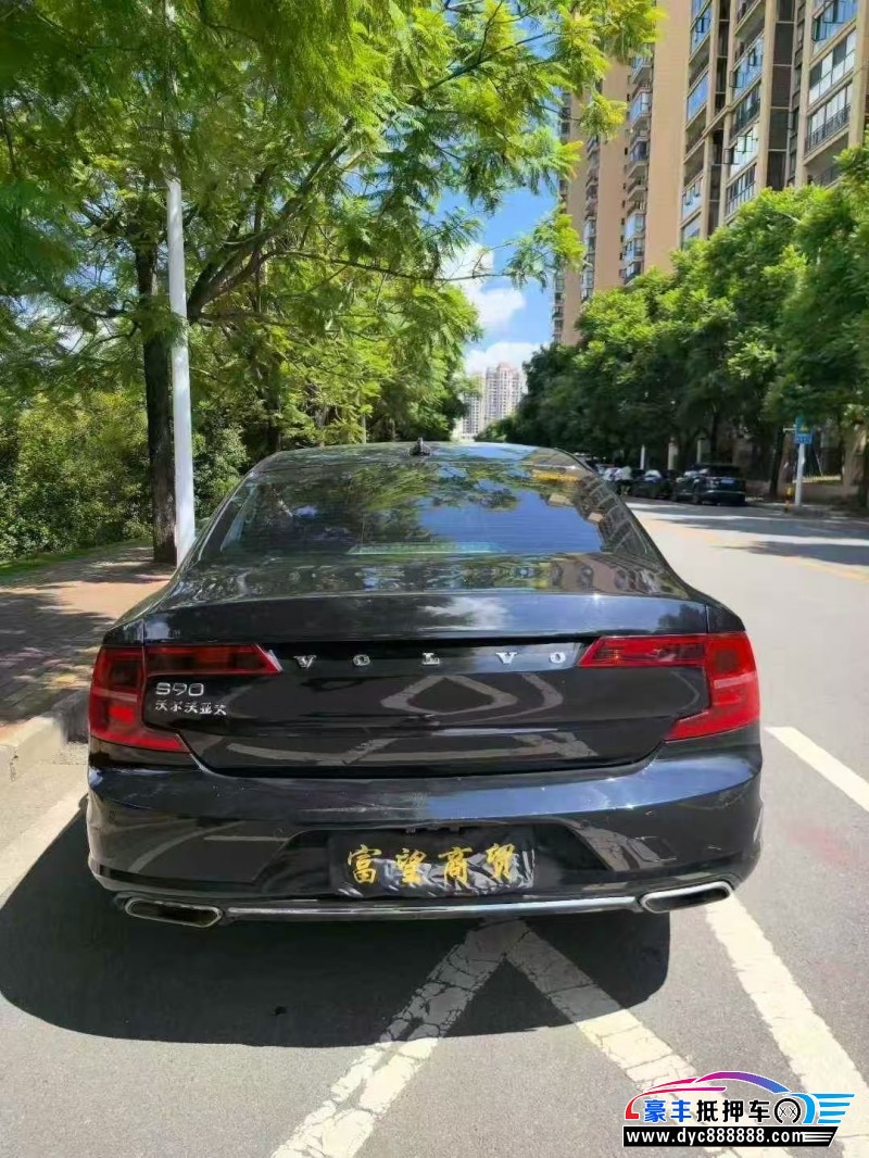 18年沃尔沃S90轿车抵押车出售