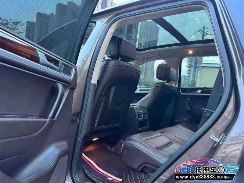 12年大众途锐轿车抵押车出售