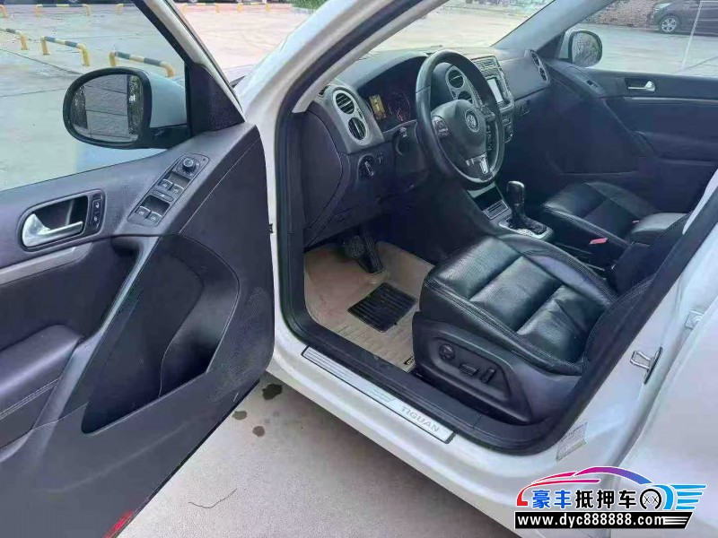 14年大众途观轿车抵押车出售