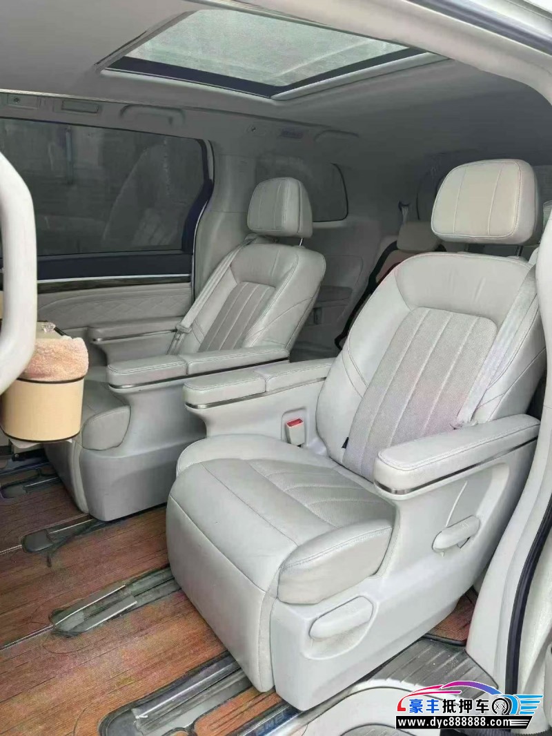 19年传祺M8轿车抵押车出售