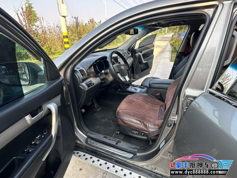 12年起亚索兰托轿车抵押车出售