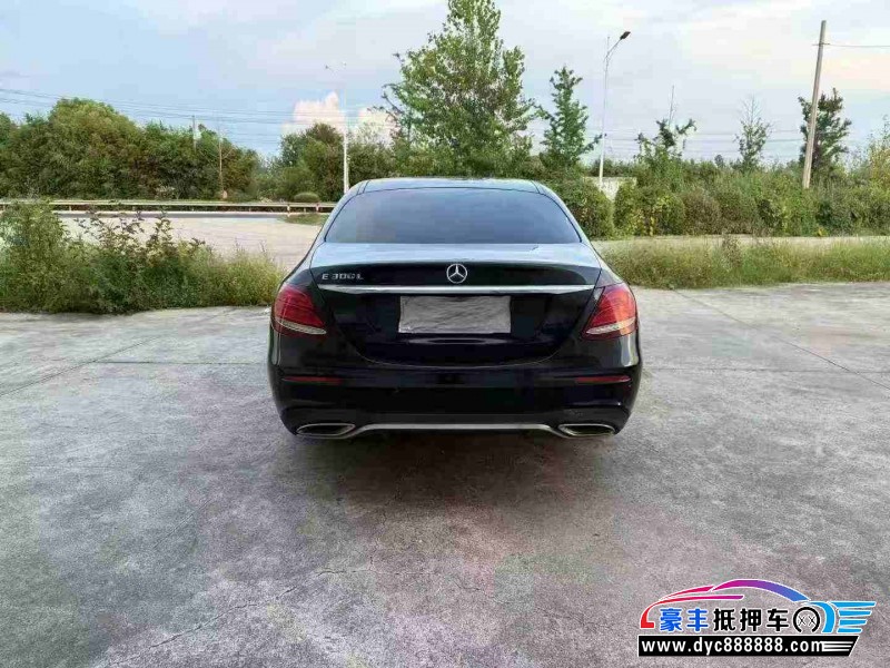 18年奔驰E轿车抵押车出售