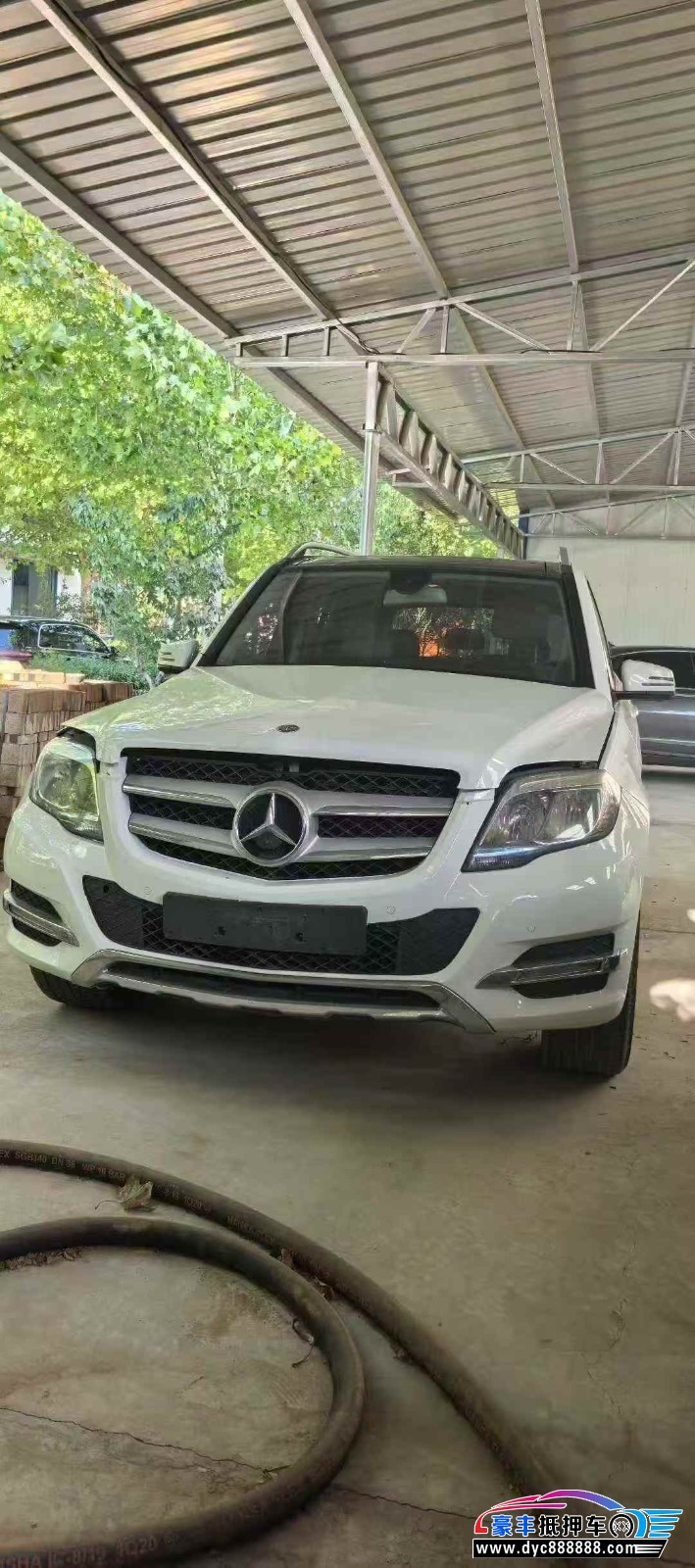 14年奔驰GLK轿车抵押车出售