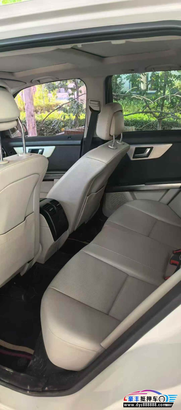 14年奔驰GLK轿车抵押车出售