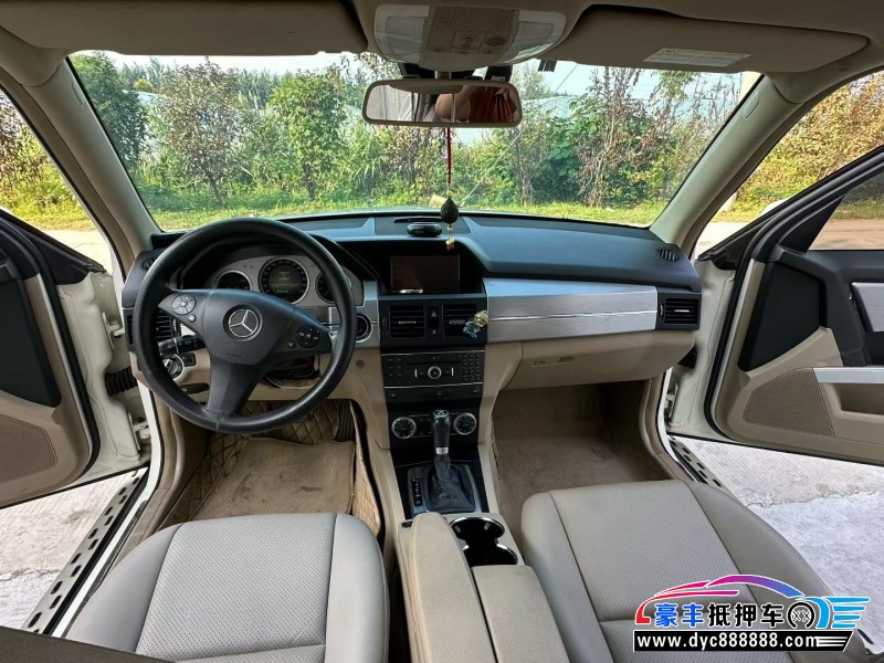 12年奔驰GLK轿车抵押车出售