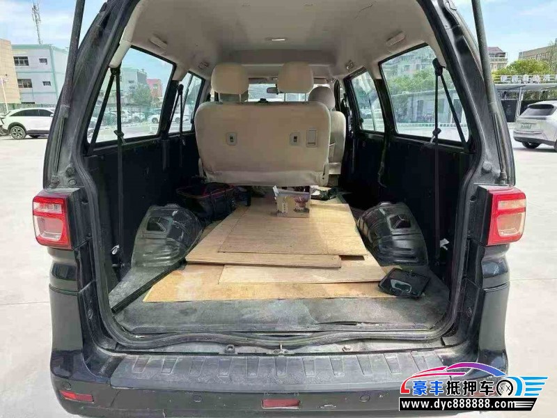 22年东风风行菱智轿车抵押车出售