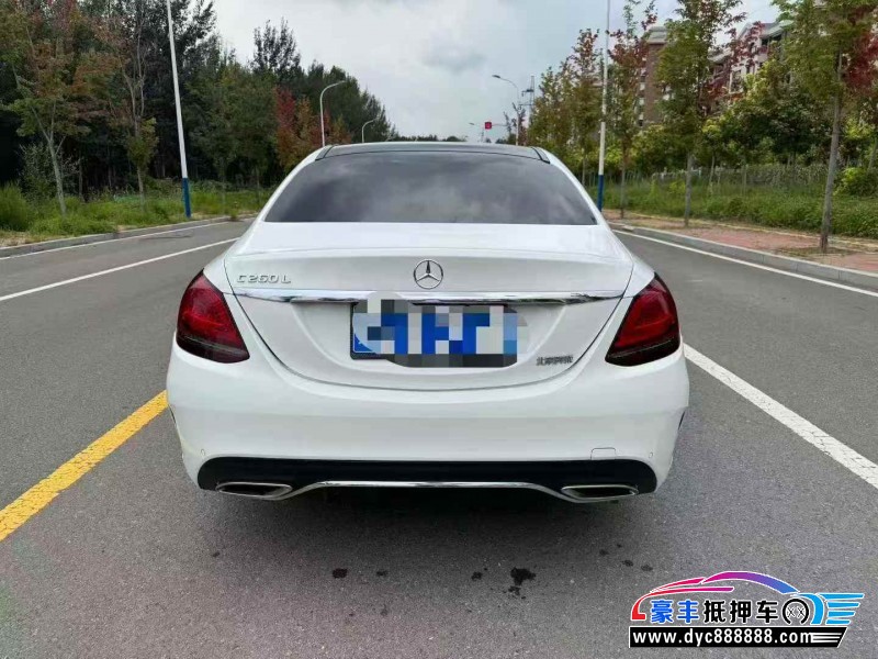 19年奔驰C轿车抵押车出售
