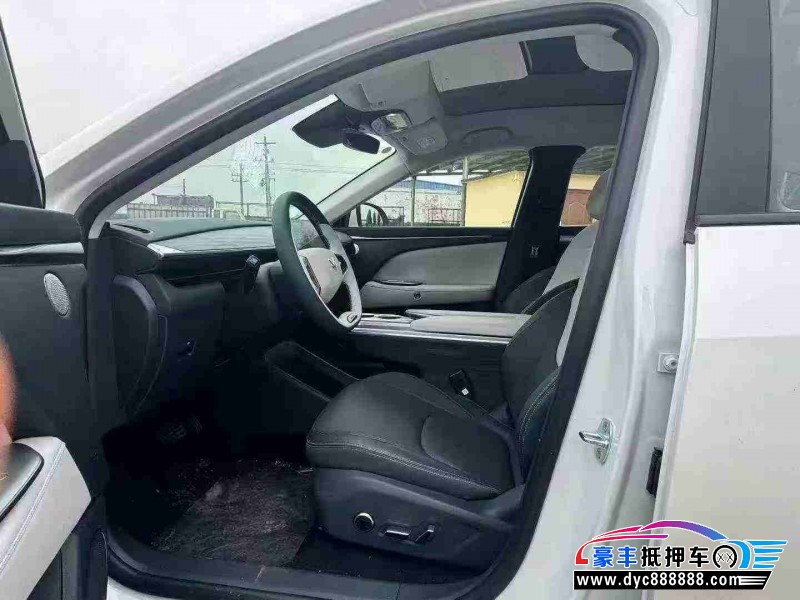 25年极狐阿尔法T轿车抵押车出售