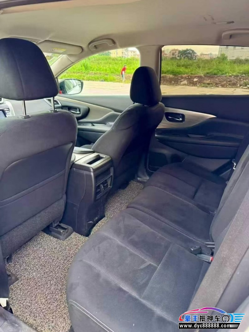 18年日产楼兰轿车抵押车出售