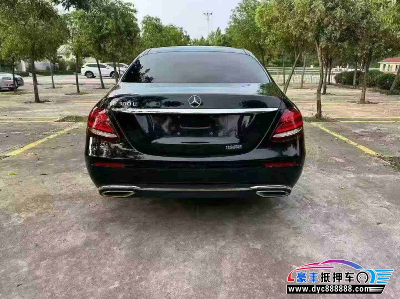18年奔驰E轿车抵押车出售