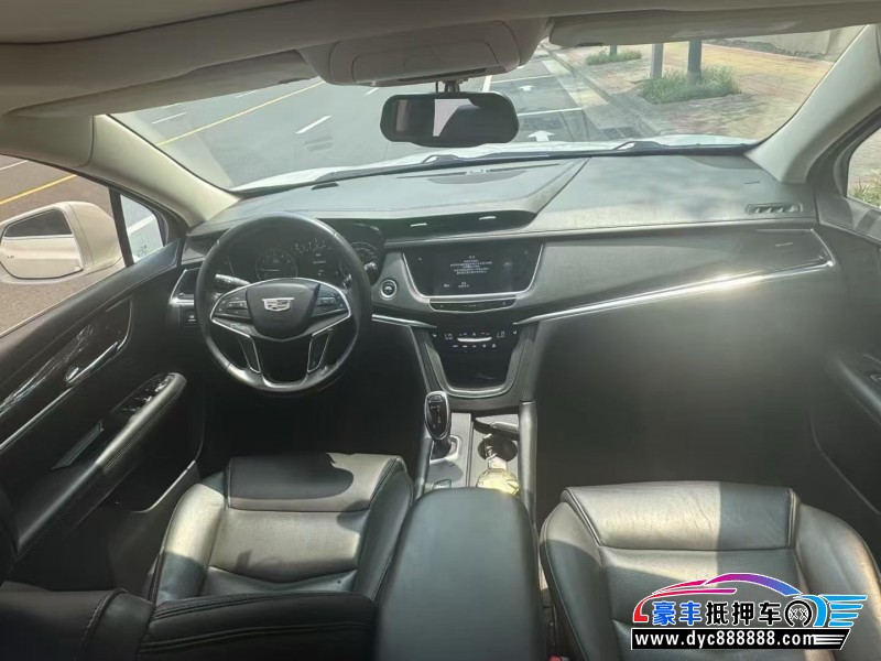 17年凯迪拉克XT5轿车抵押车出售