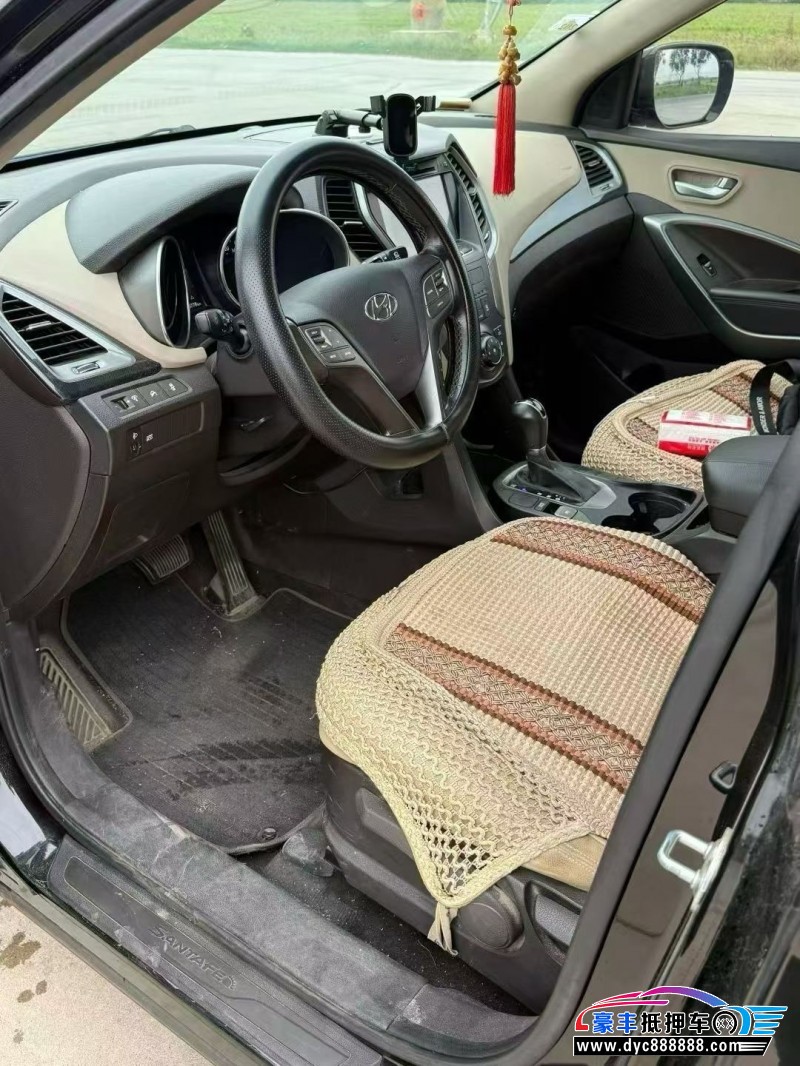 14年现代新胜达轿车抵押车出售