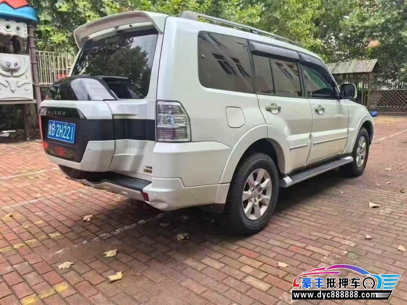 19年三菱帕杰罗轿车抵押车出售