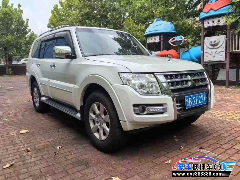 19年三菱帕杰罗轿车抵押车出售