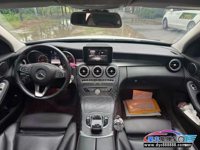 17年奔驰C轿车抵押车出售