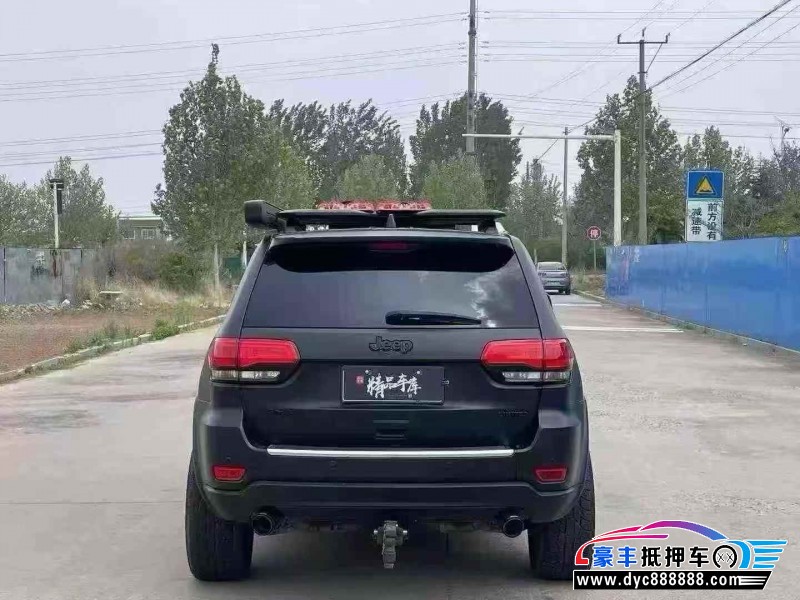 13年Jeep大切诺基轿车抵押车出售