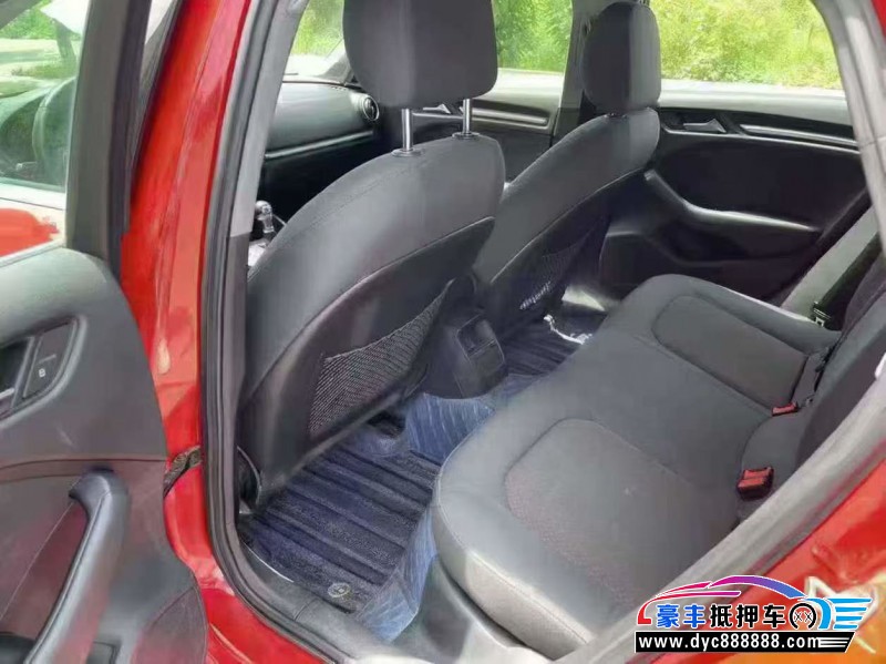 17年奥迪A3轿车抵押车出售