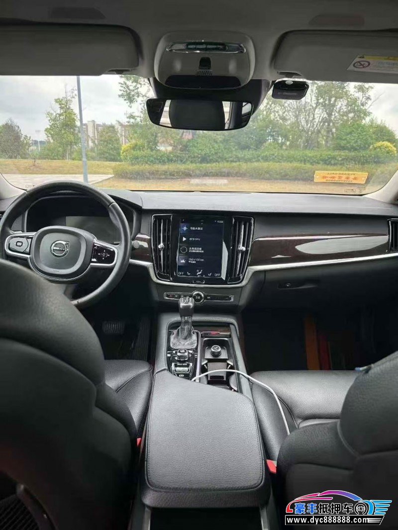 18年沃尔沃S90轿车抵押车出售