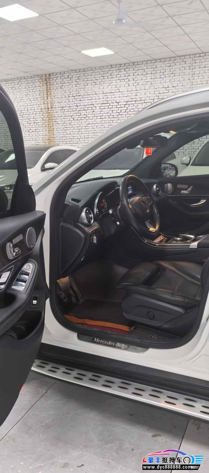 19年奔驰GLC轿车抵押车出售