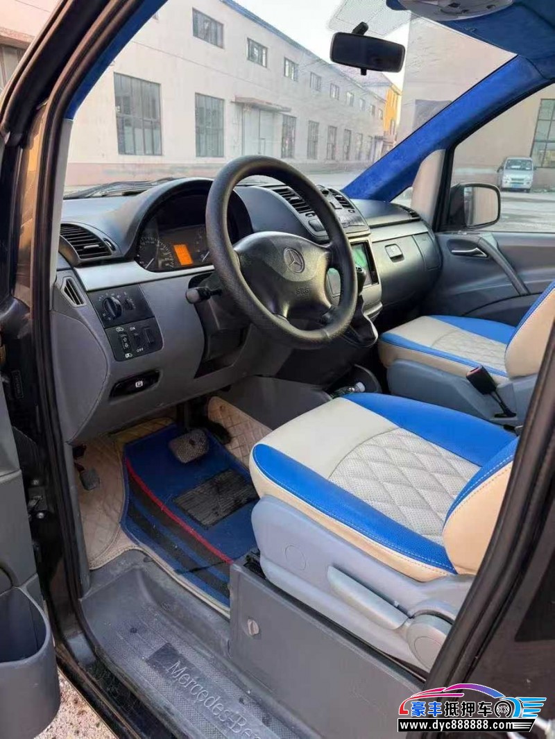 19年奔驰威霆轿车抵押车出售