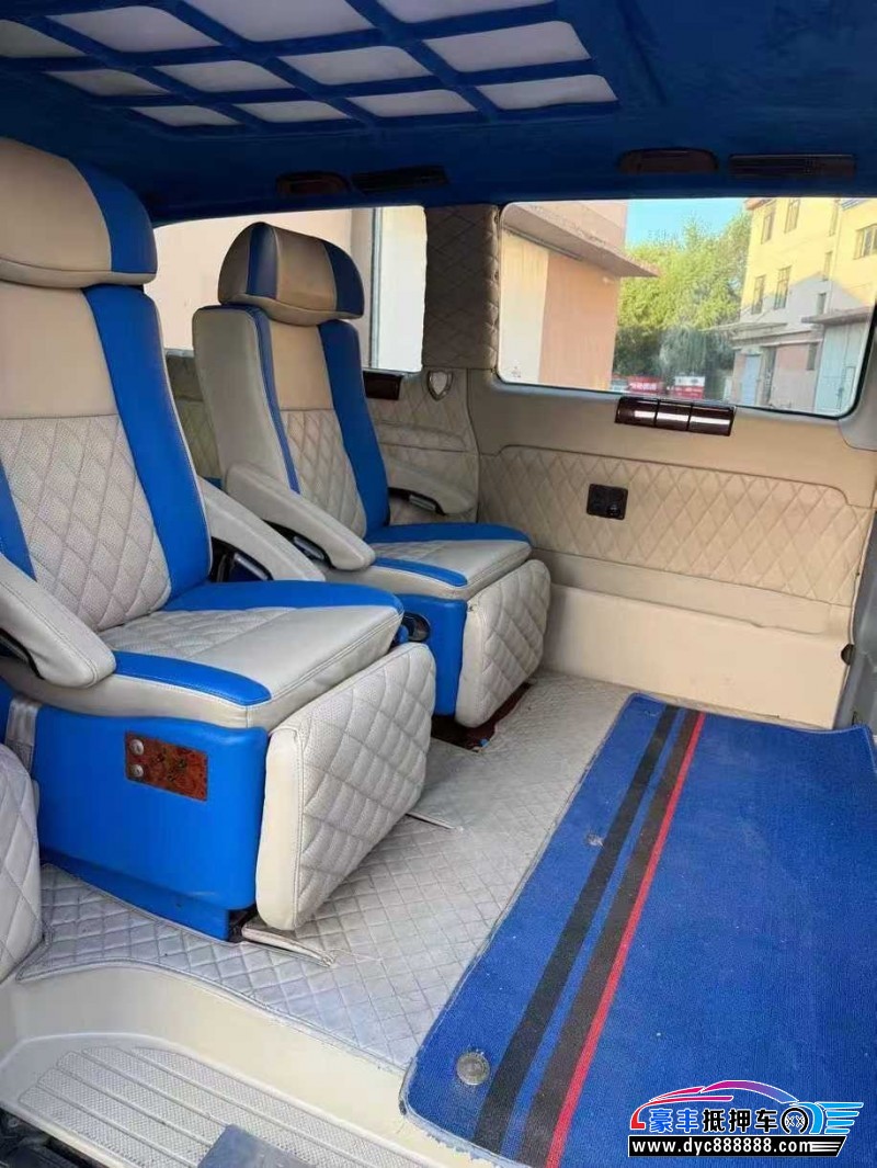 19年奔驰威霆轿车抵押车出售