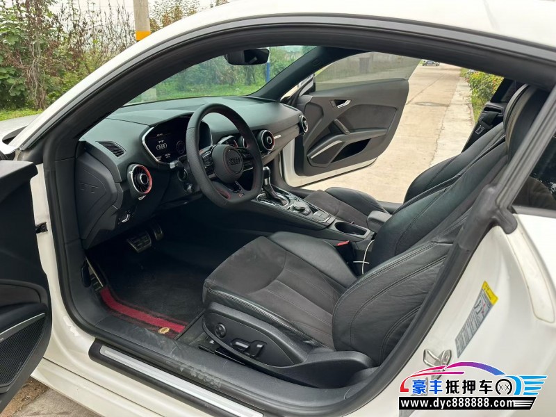 17年奥迪TT轿车抵押车出售