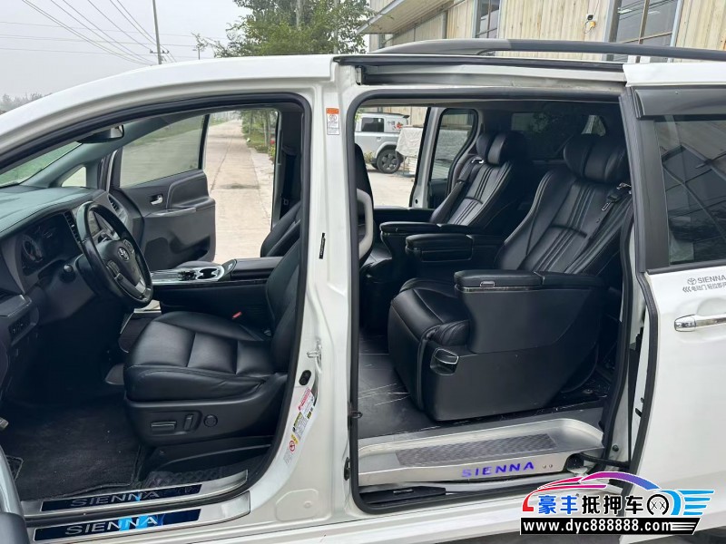 18年丰田塞纳轿车抵押车出售