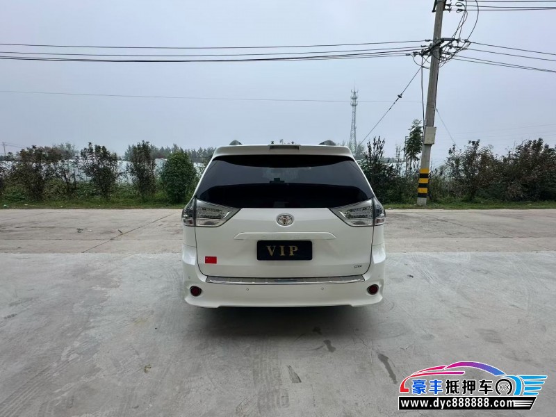 18年丰田塞纳轿车抵押车出售