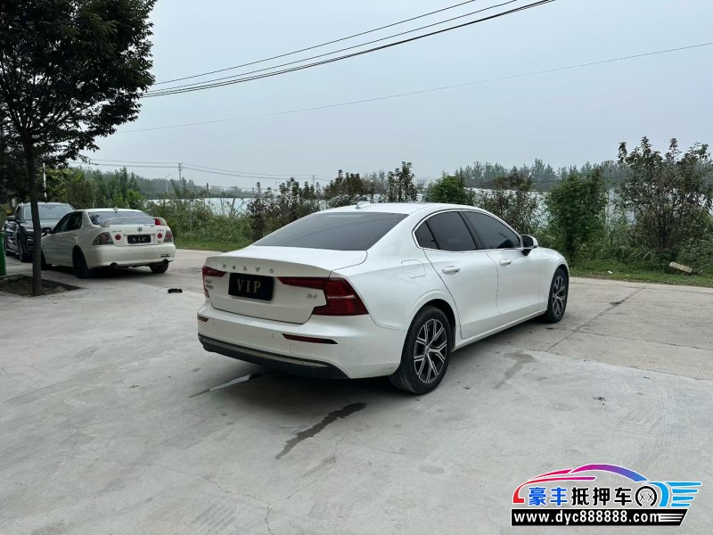 23年沃尔沃S60轿车抵押车出售