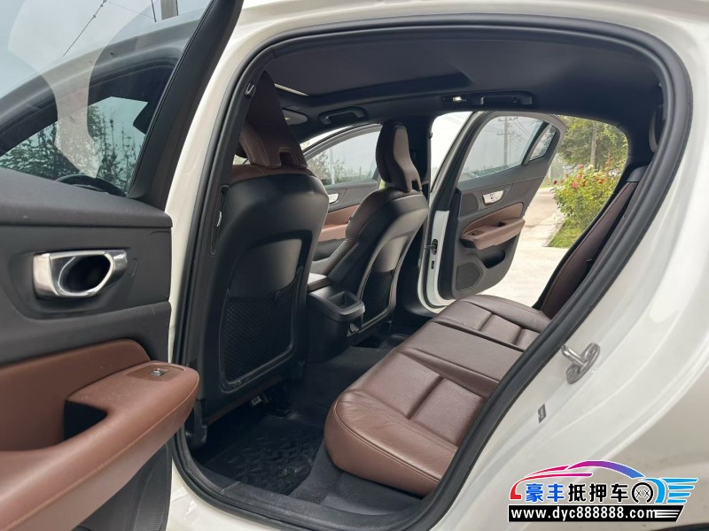 23年沃尔沃S60轿车抵押车出售