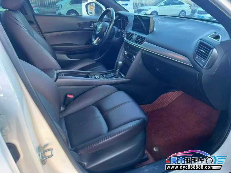 20年马自达CX-4轿车抵押车出售