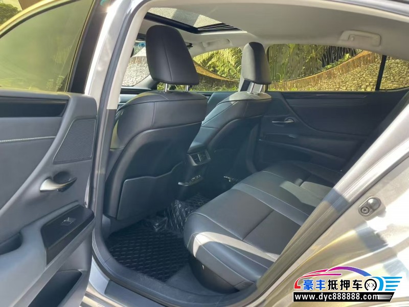 21年雷克萨斯ES轿车抵押车出售