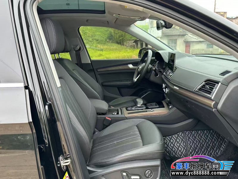 24年奥迪Q5轿车抵押车出售