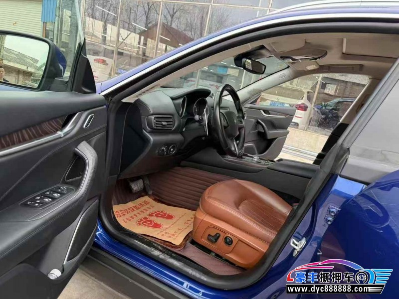 18年玛莎拉蒂莱万特轿车抵押车出售