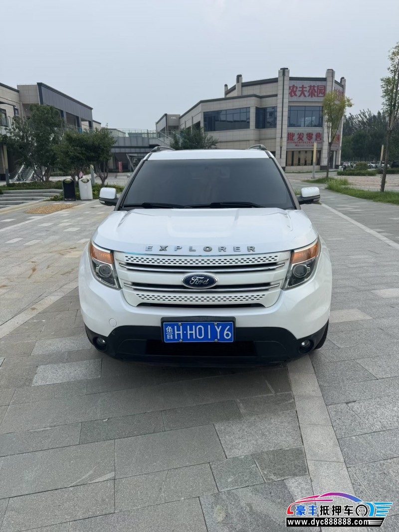 15年福特探险者轿车抵押车出售
