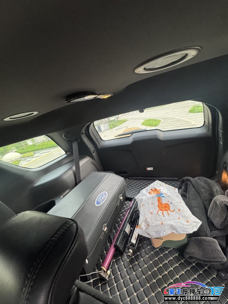 15年福特探险者轿车抵押车出售