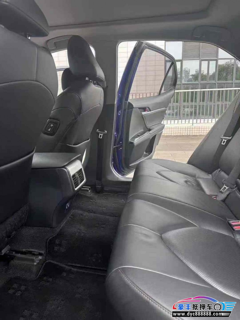 19年丰田凯美瑞轿车抵押车出售