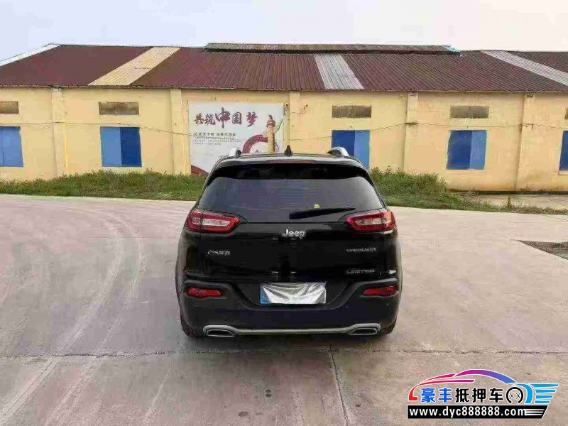 17年Jeep自由光轿车抵押车出售