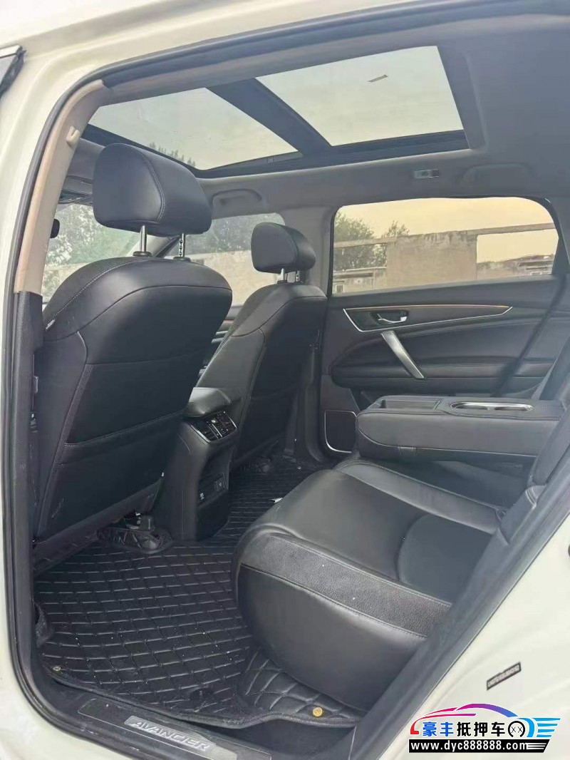 18年本田冠道轿车抵押车出售